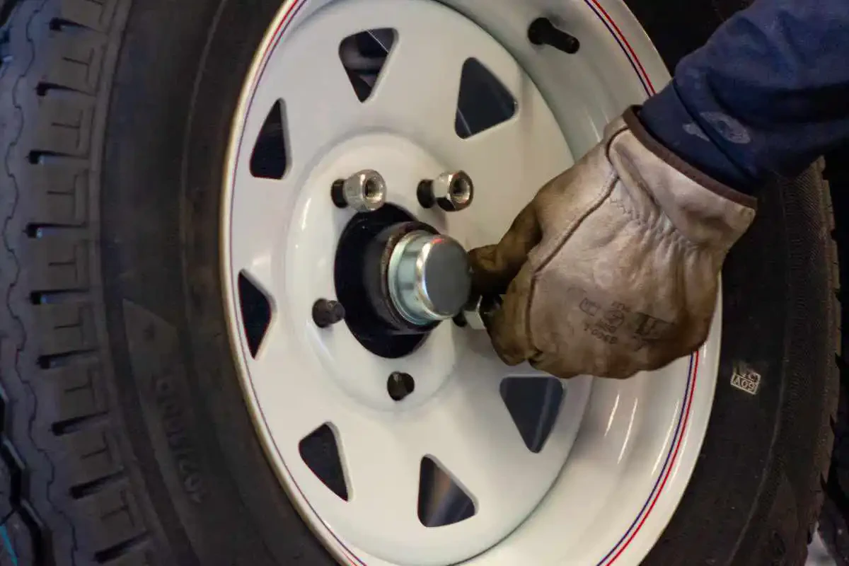 Trailer manufacturing: Assembling